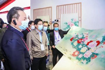 巨野工笔牡丹画《锦绣中华》亮相第三届中国国际进口博览会